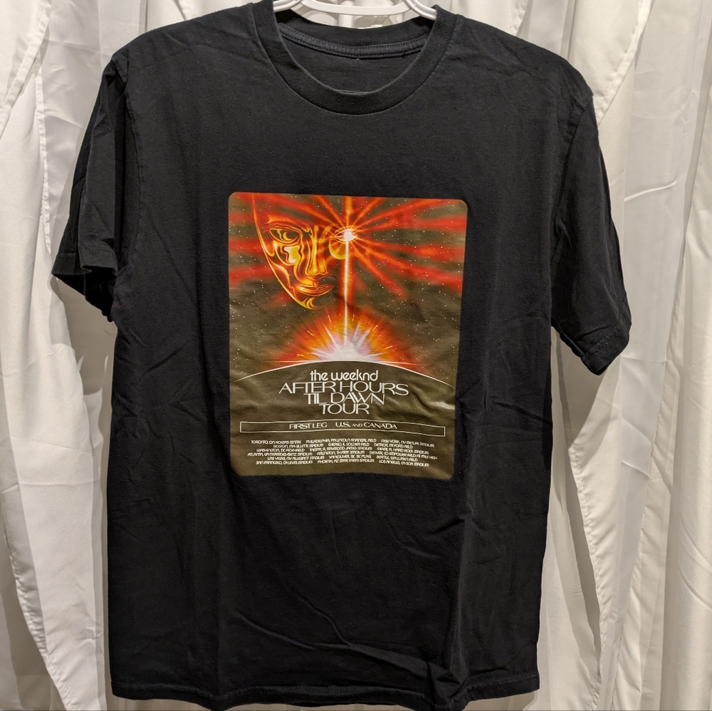 C3 The Weekend Graphic T-shirt Sz Medium